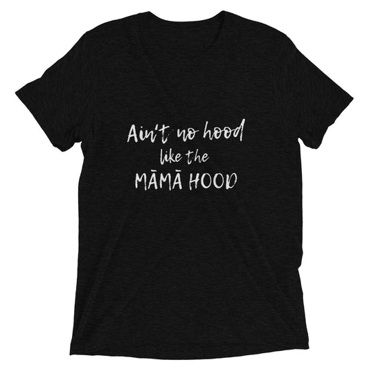 MĀMĀHOOD in WHT TEXT Short sleeve t-shirt